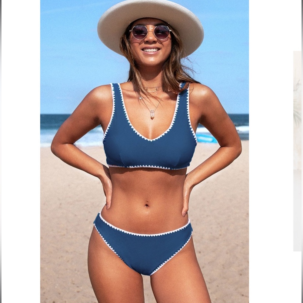 NWT Cupshe Blue and White Crochet Trim Sporty Bikini - Size M